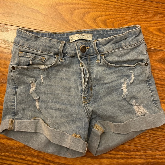 Abercrombie and Fitch shorts - Picture 2 of 3